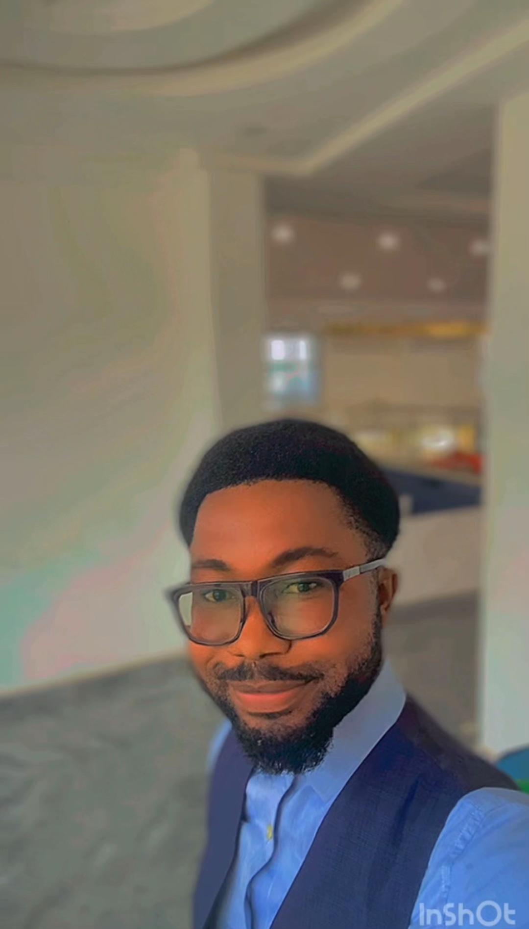@HUGHES_LARRY 🇬🇭
