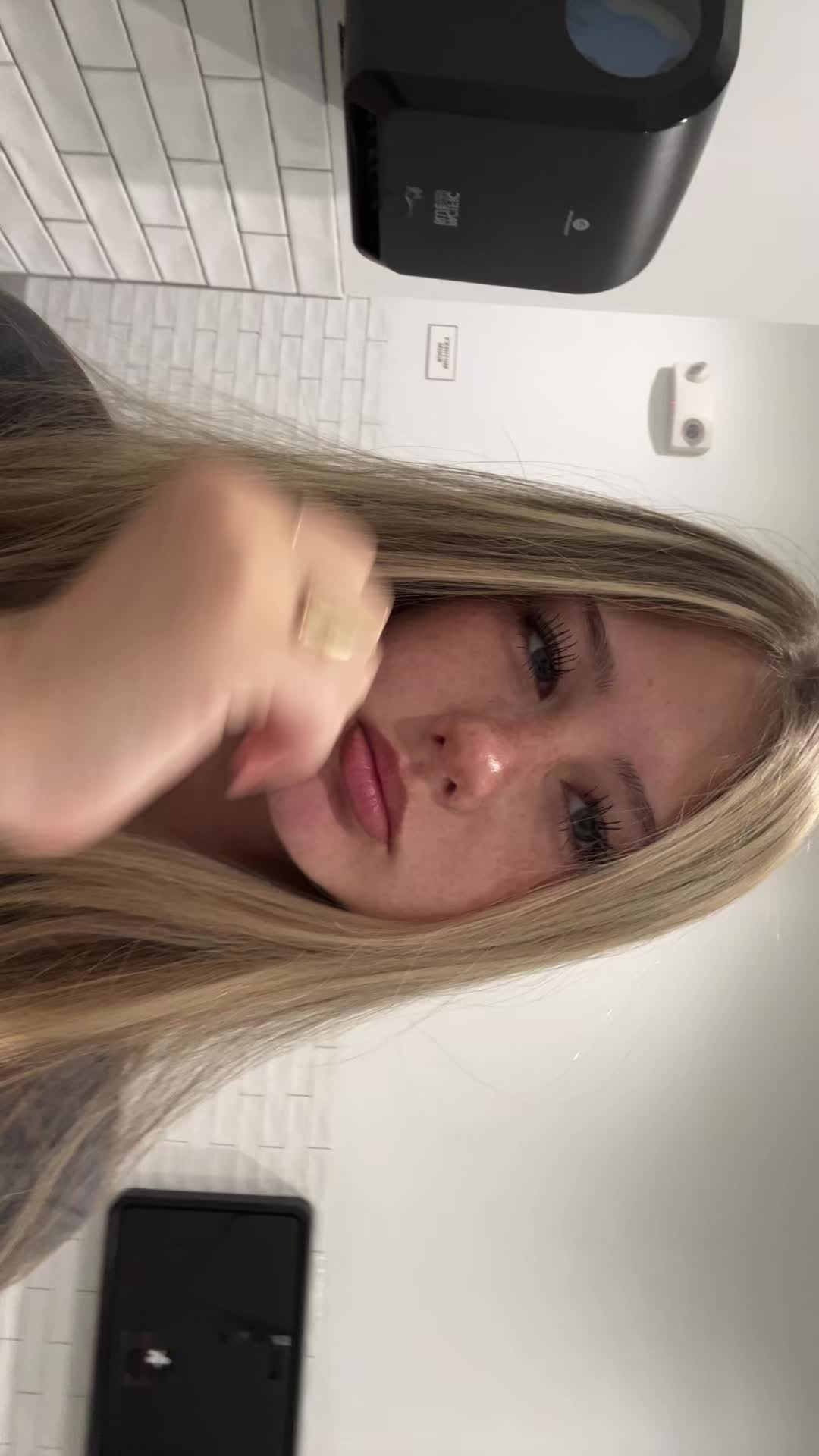 @isabella dimov