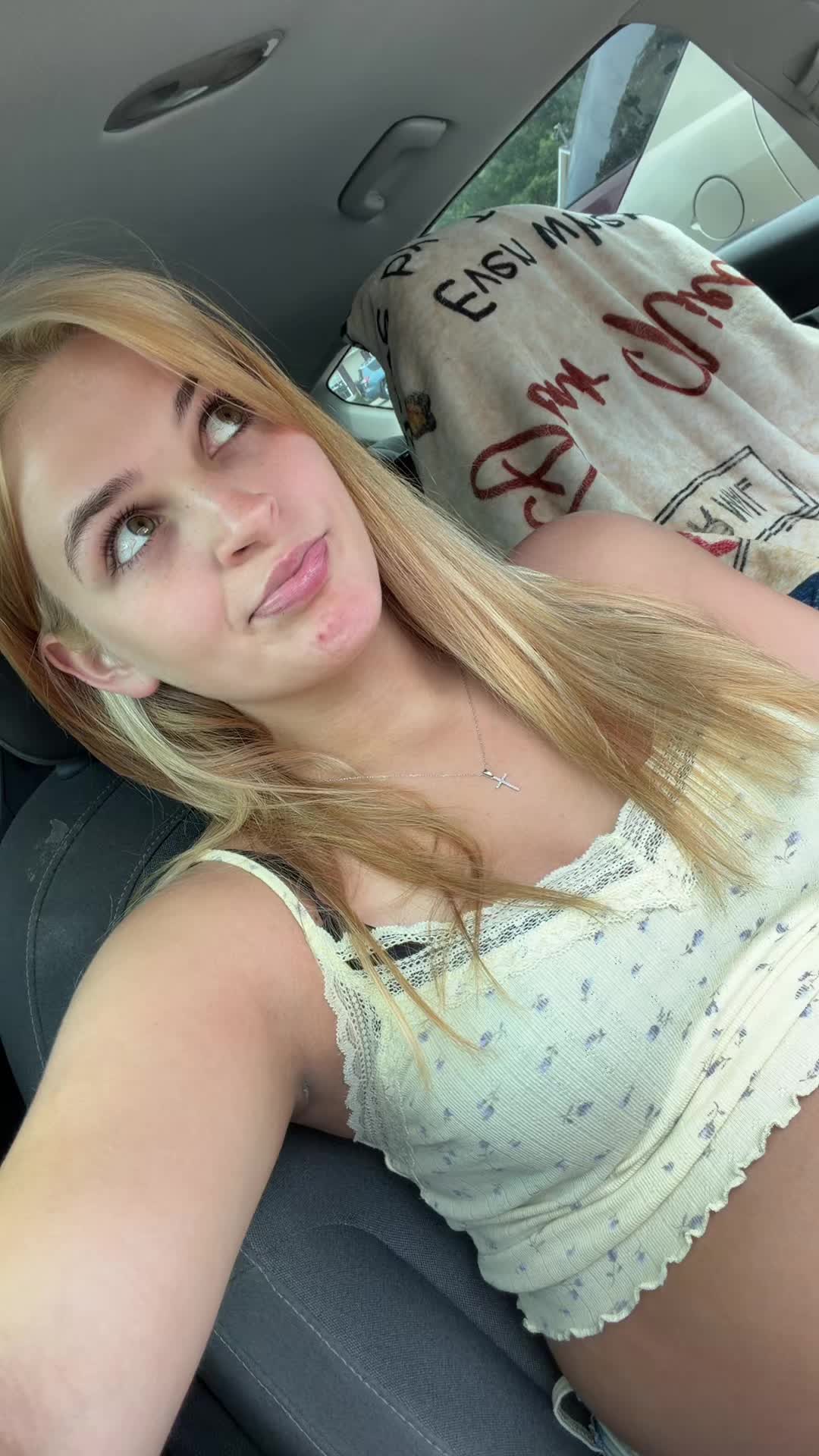 @avarosemarie1012
