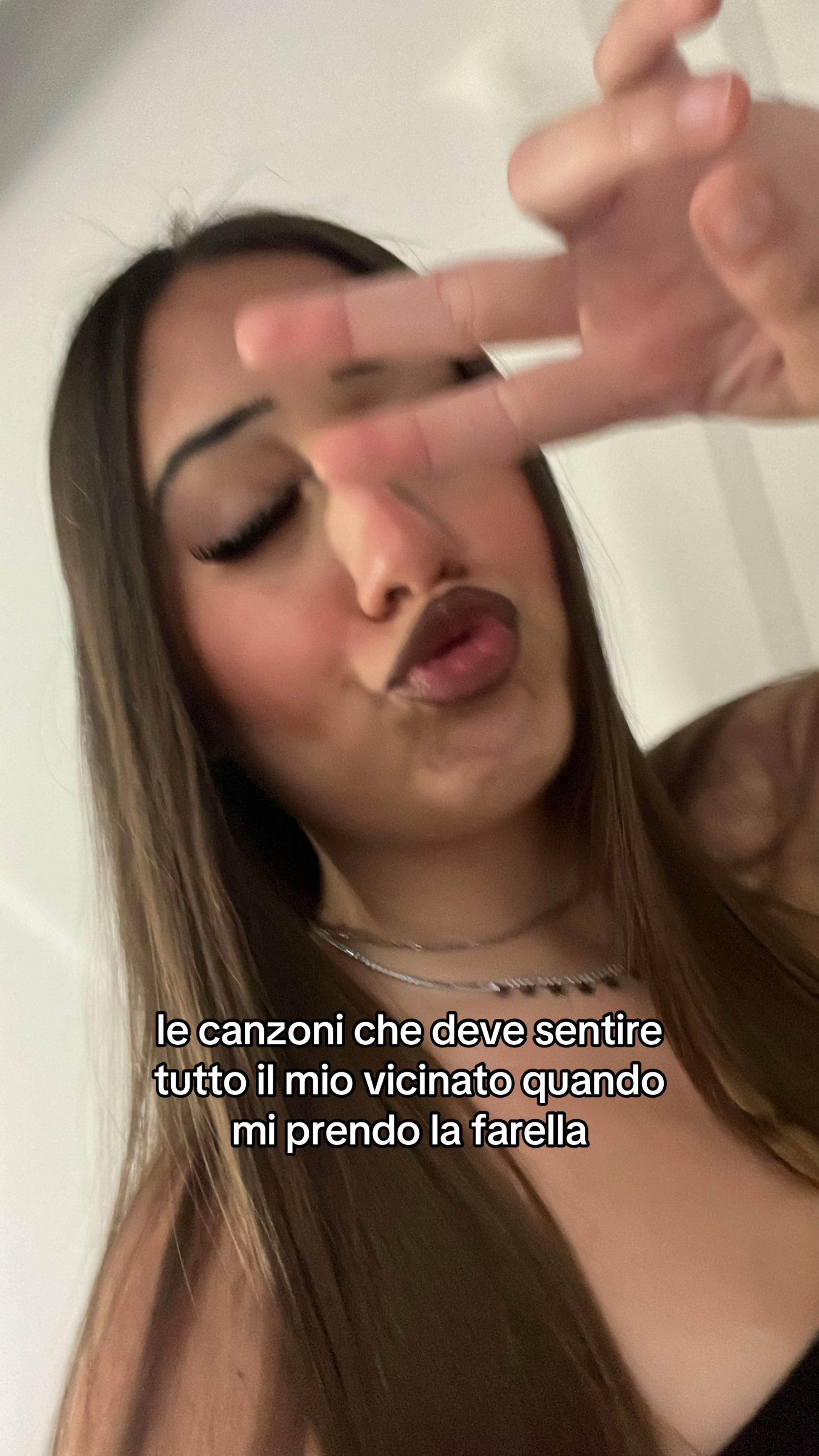 @emm&ugrave;🥥