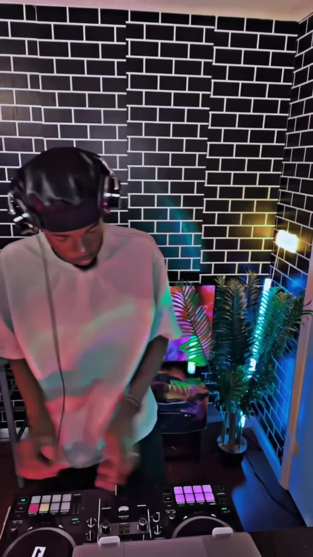 @𝑱𝒂𝒚𝒄𝒆𝒆 𝒎𝒊𝒙🎧🌴