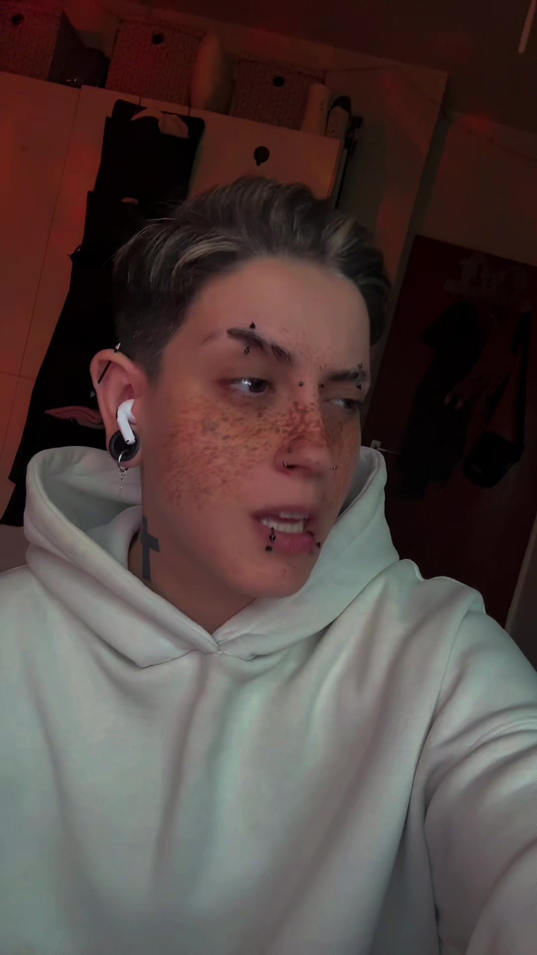 @._𝖙𝖍𝖊𝖇𝖗𝖔𝖈𝖐𝖊𝖓𝖇𝖔𝖞_.