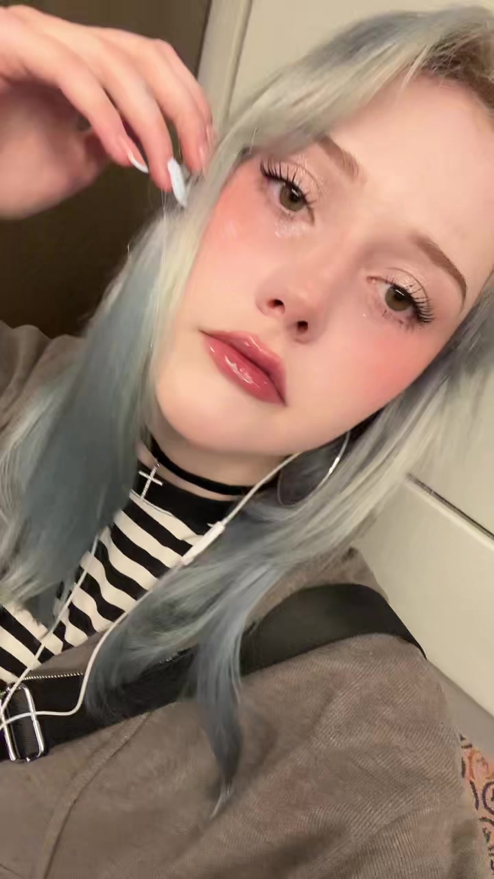 @эллчка мивчи🐰