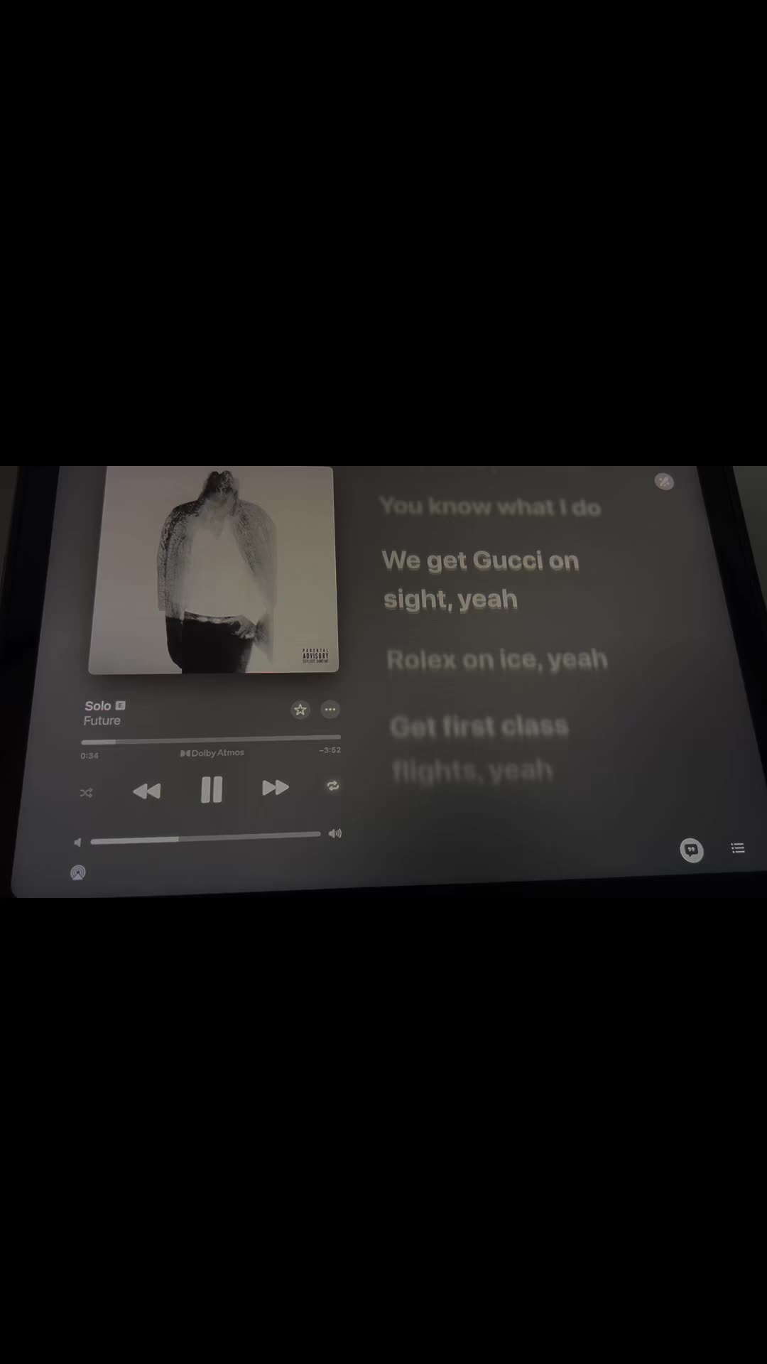 @🎧