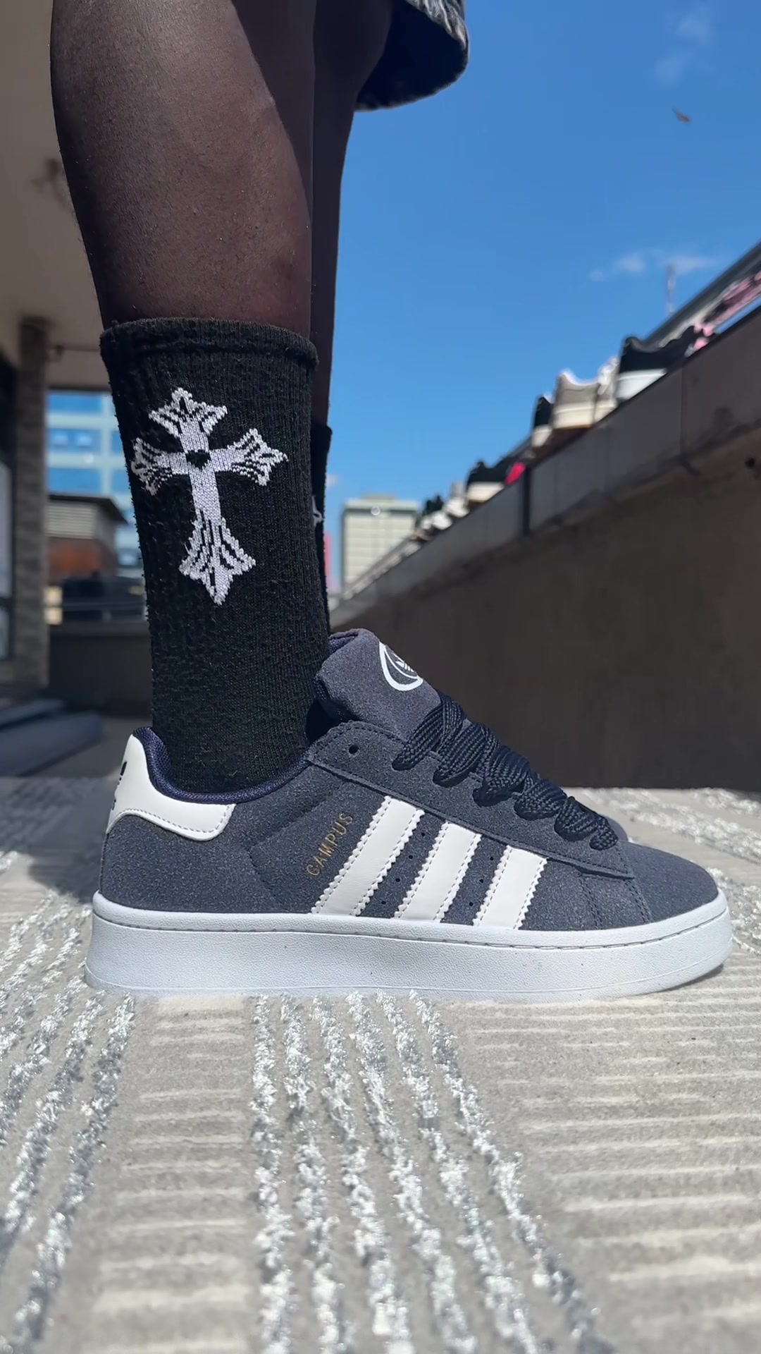 @SNEAKERS BY SHIQUO