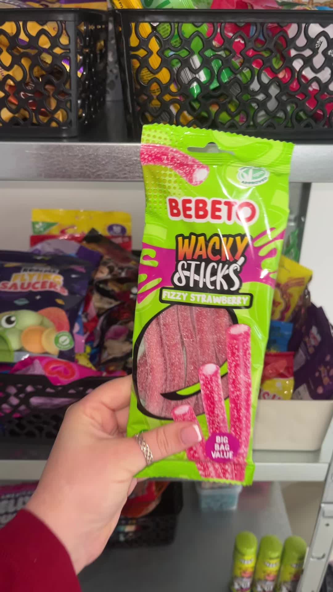 @Bellasboxesuk