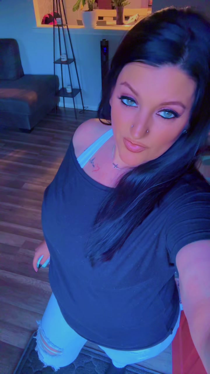 @💗🖤ThIcKaNdSaSsY83🖤💗