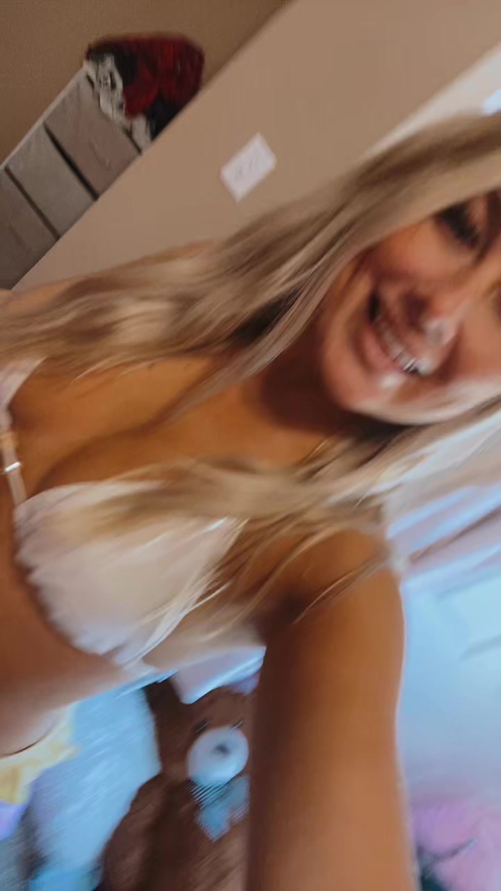 @Laceybarbieee