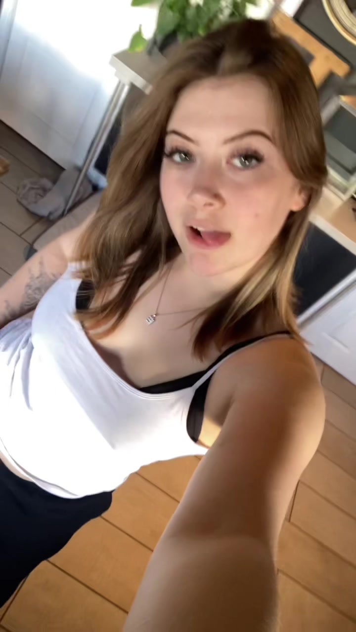 @Evie 🖤