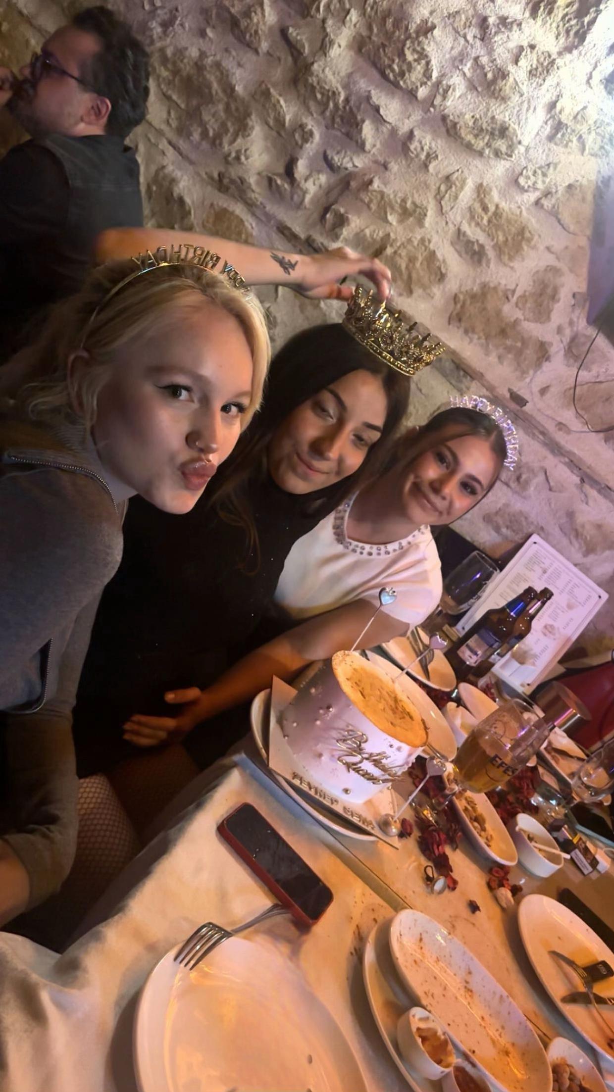 @Elaynll