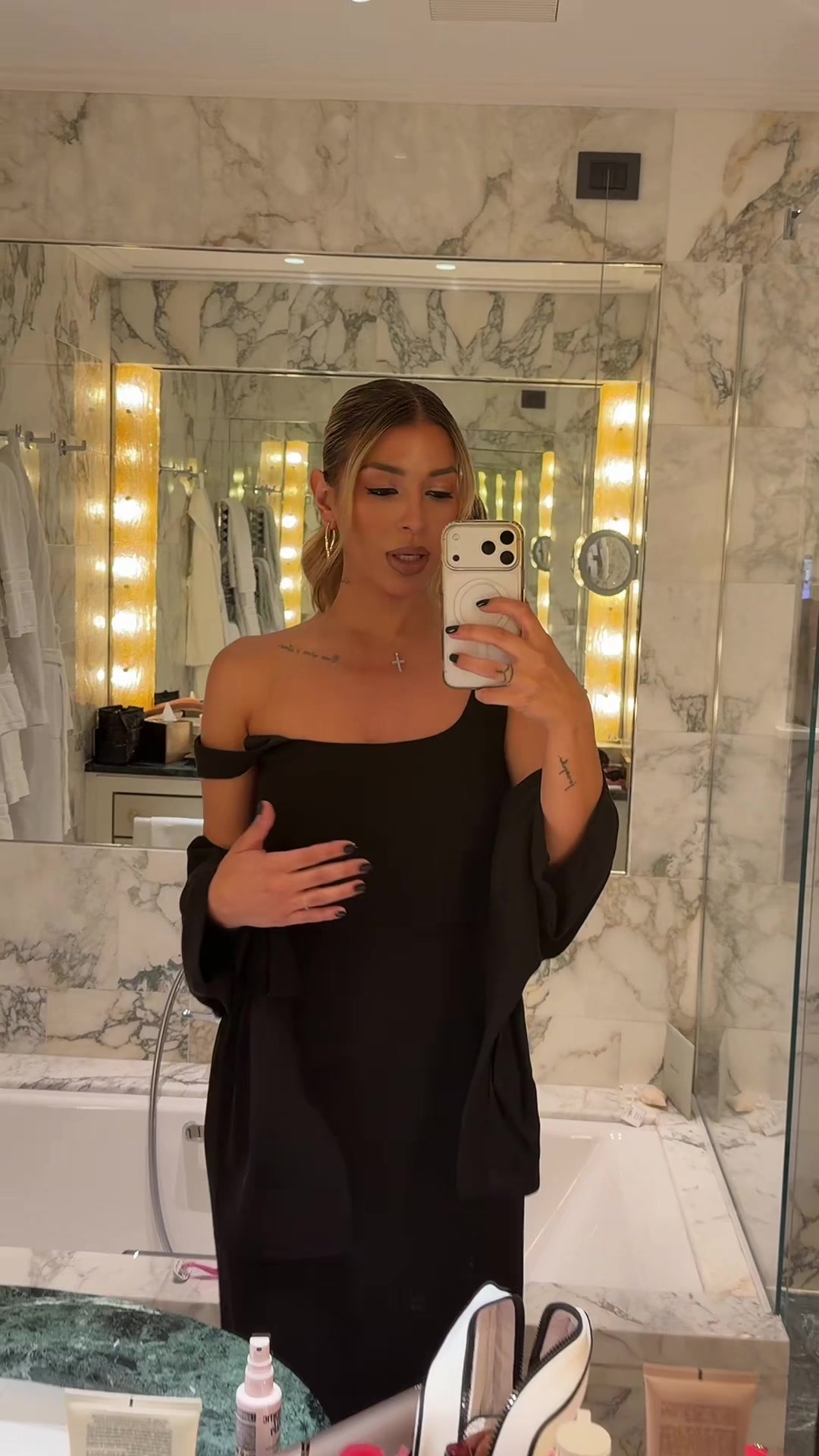 @elinakalitzaki