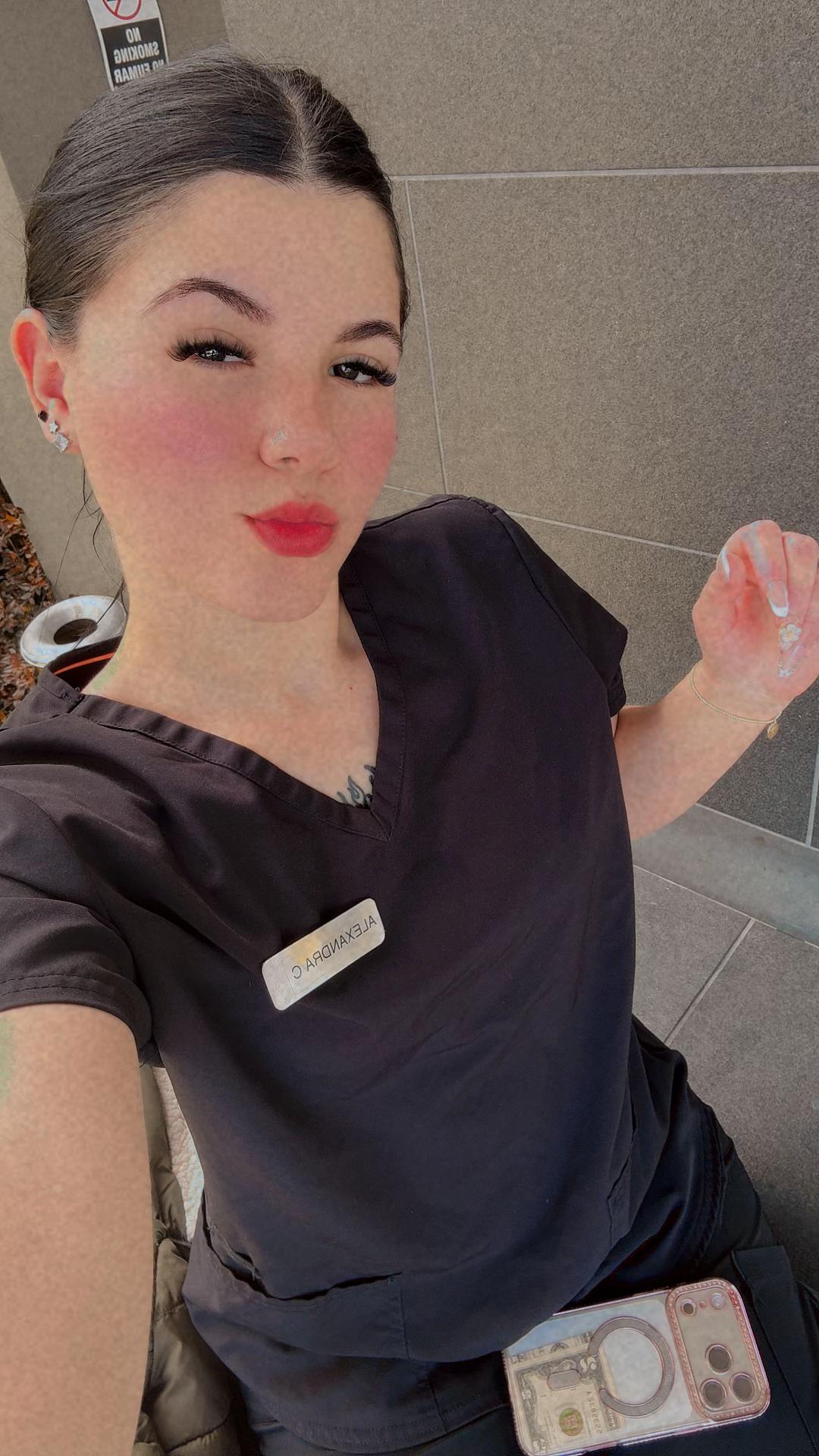 @𝓛𝓪_𝓕𝓻𝓮𝓼𝓲𝓽𝓪🍓🇺🇸