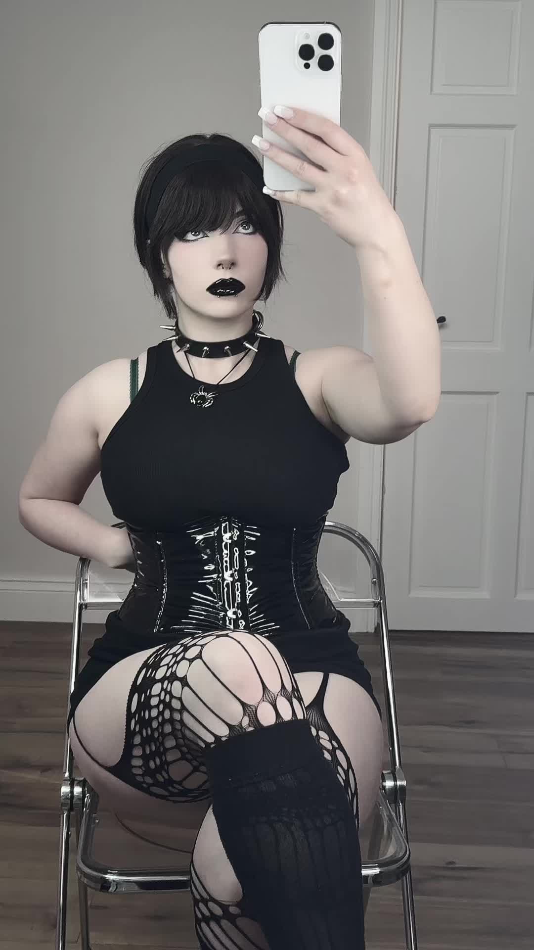 @Cutiegothxo