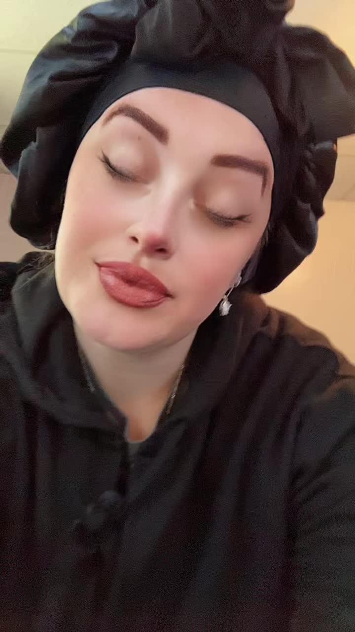 @JustASmallTownGirl🩷💜