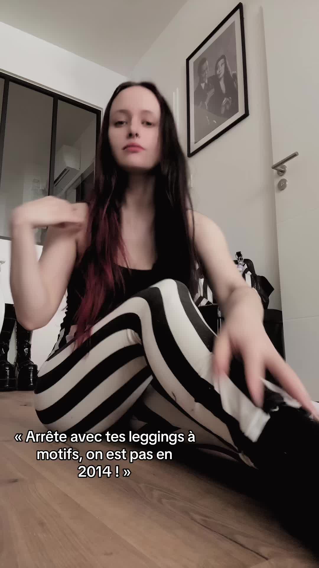 @🦇 𝔐𝔞𝔯𝔦𝔫𝔢 - Goth Girl