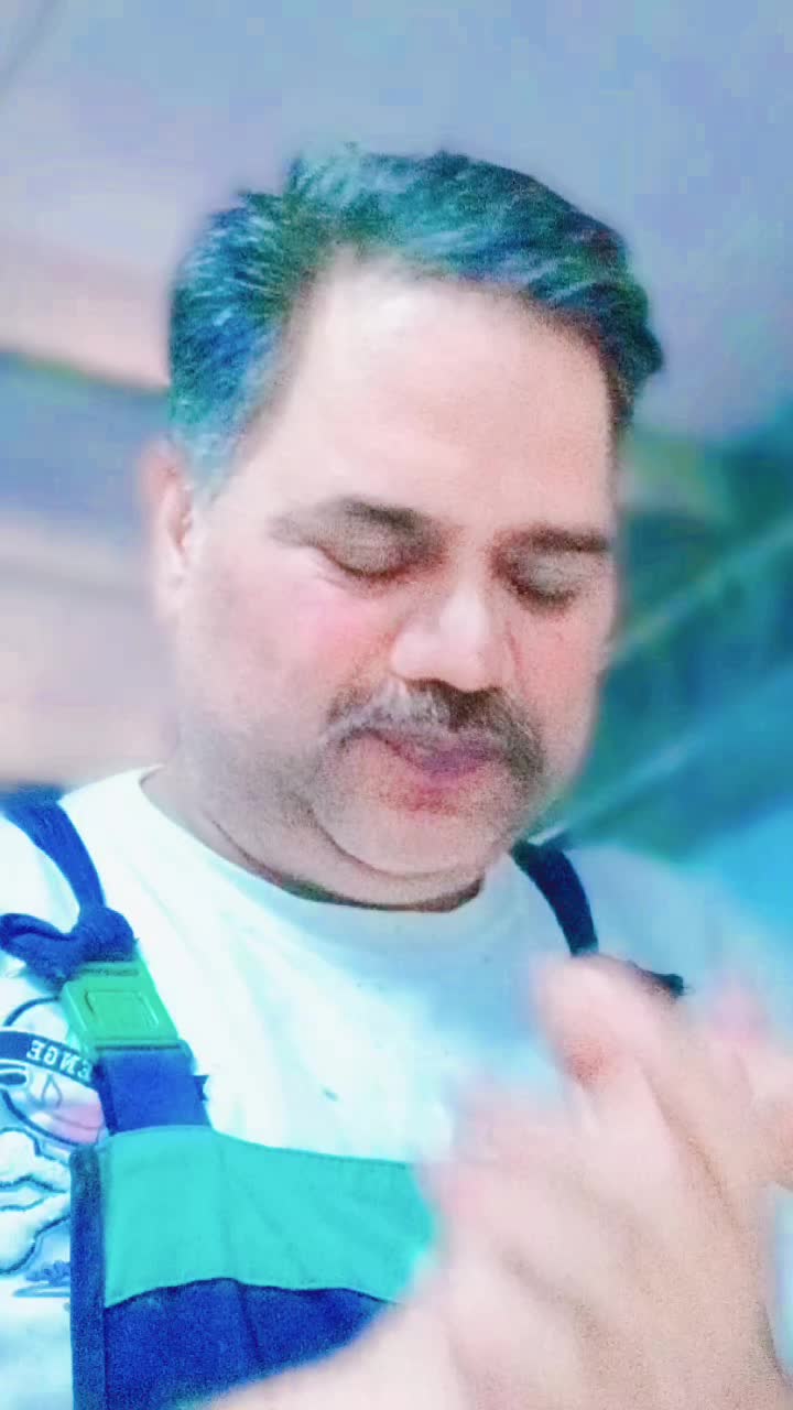 @,:",:"p;:r..e.:e.,;t#*🤟🤟