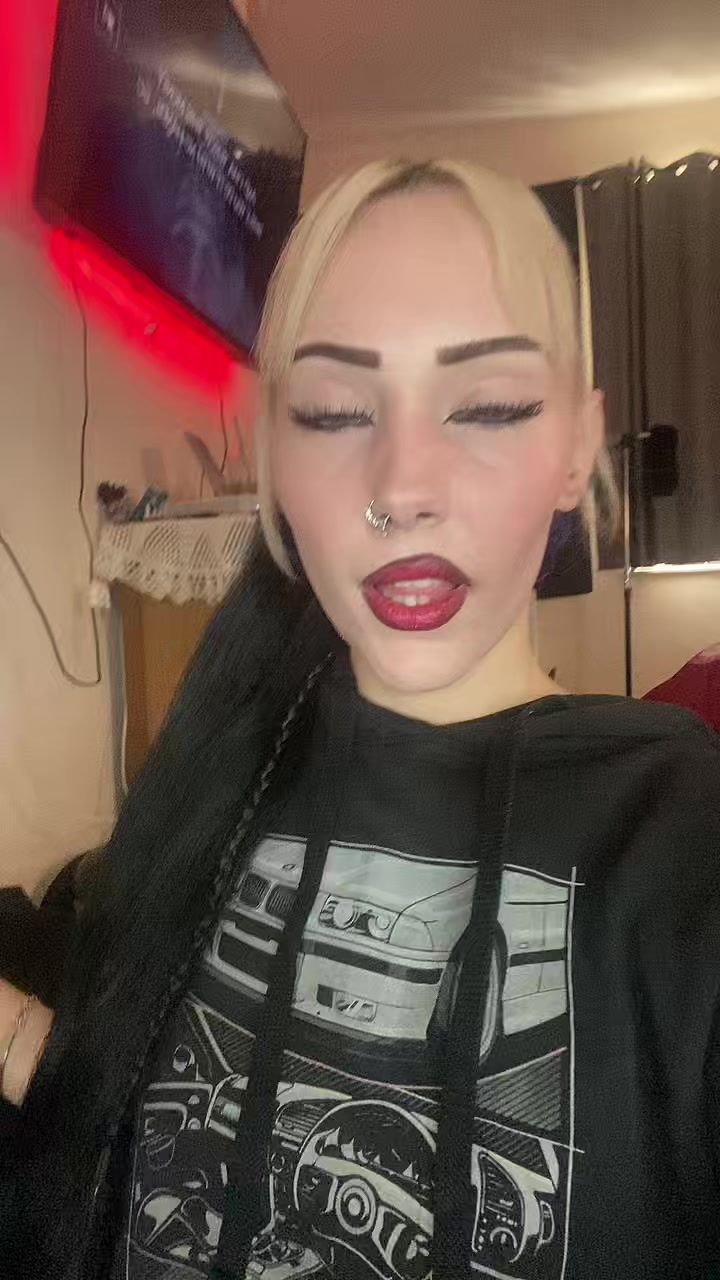 @that_blue_eyed.bitch