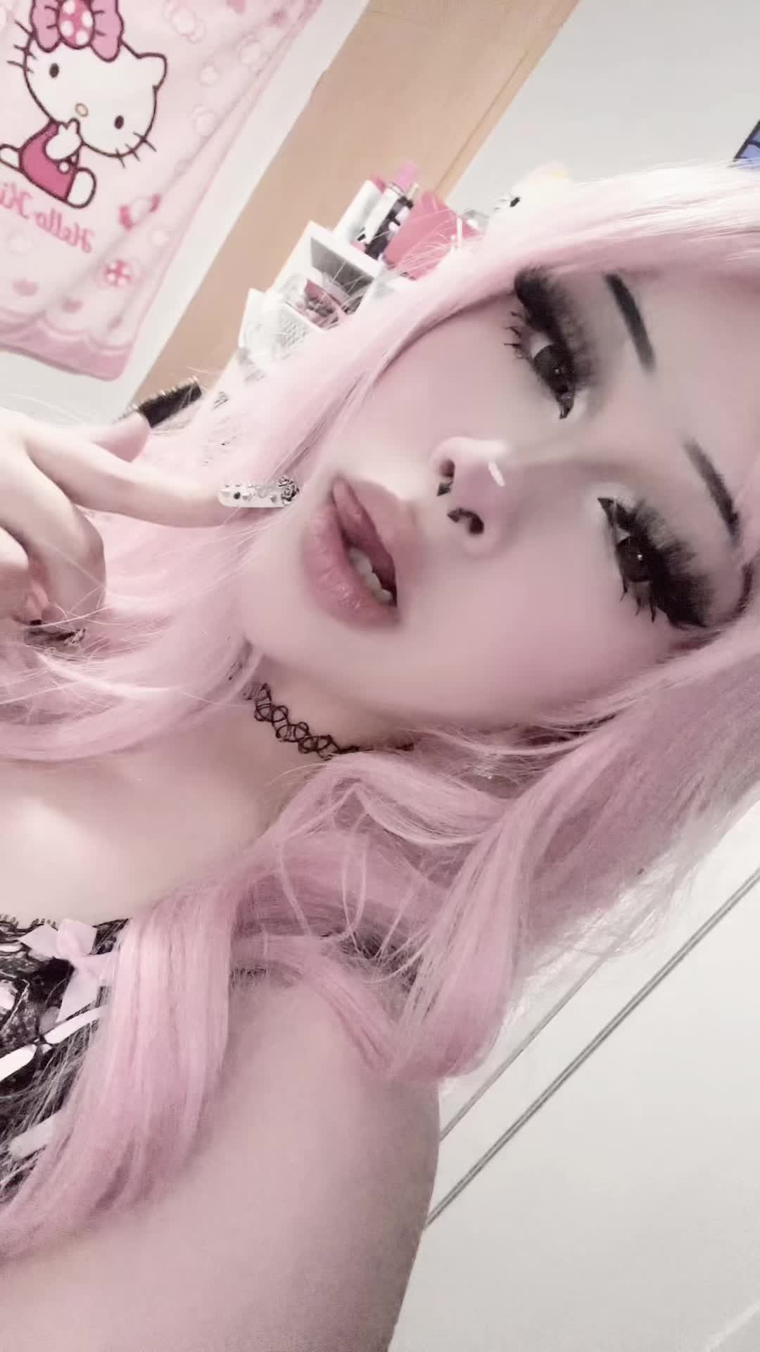 @𖤐