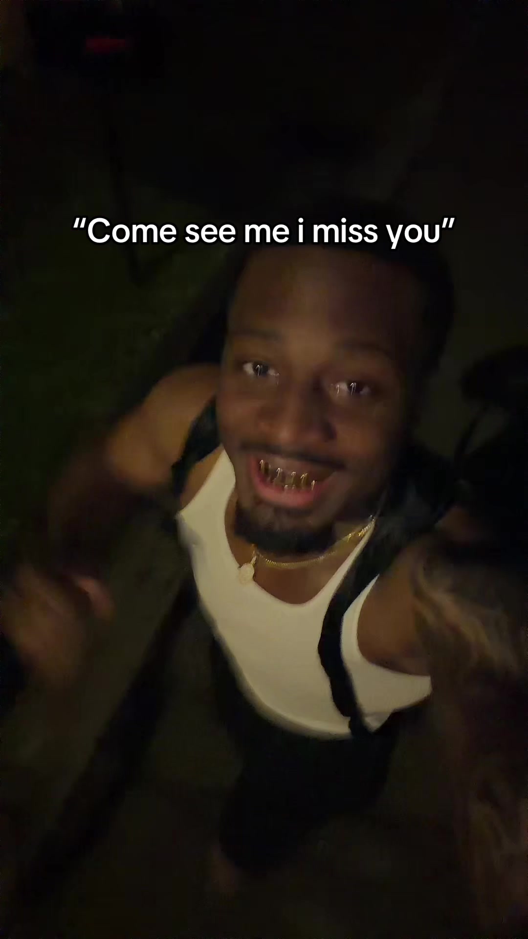 @👾