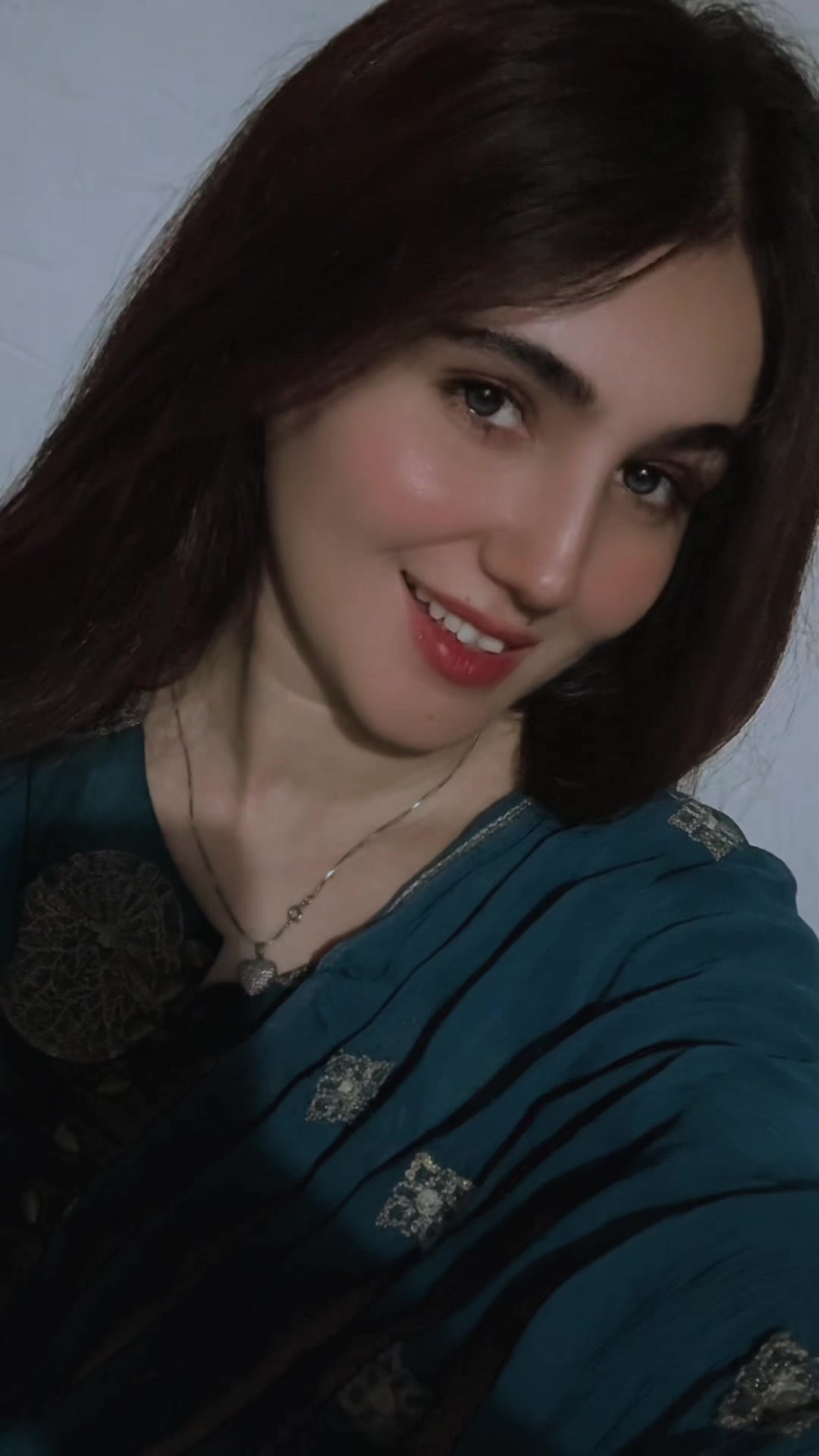 @Isha Hashmi.🥀👑