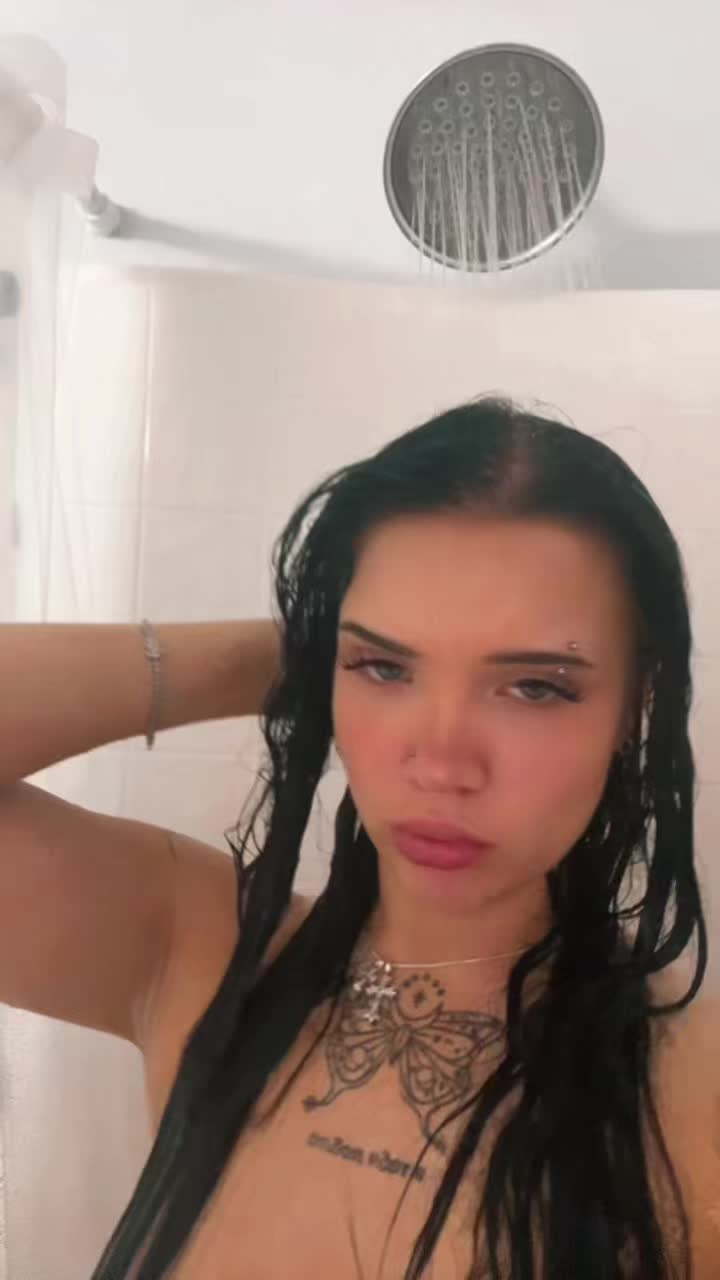 @ari🧸