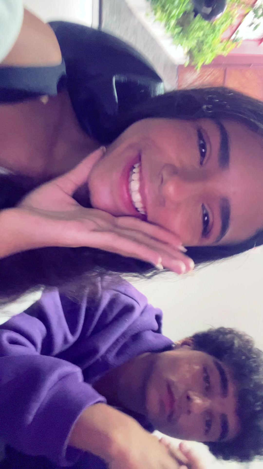 @larafamiliamadrona