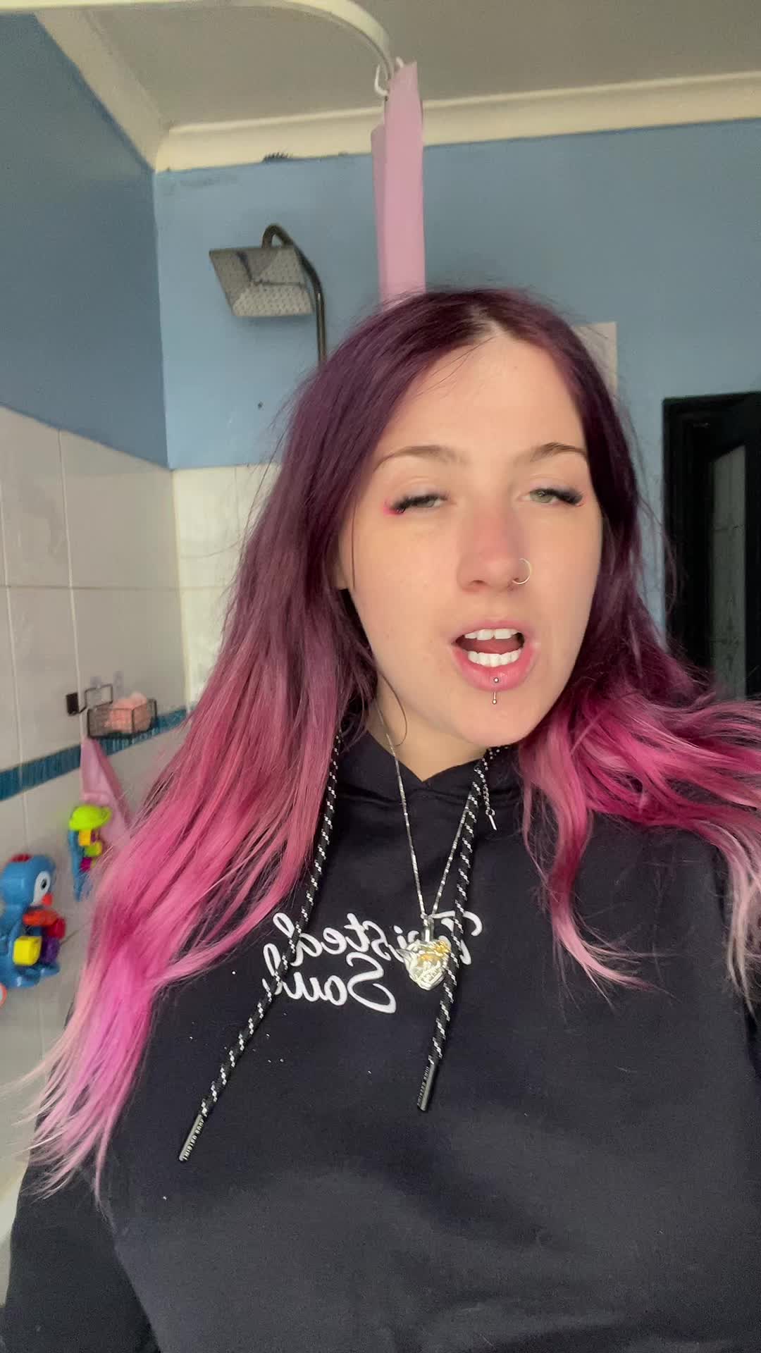 @sillysoph_xo