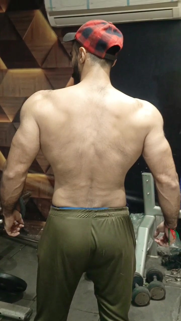 @Broly omii strong body
