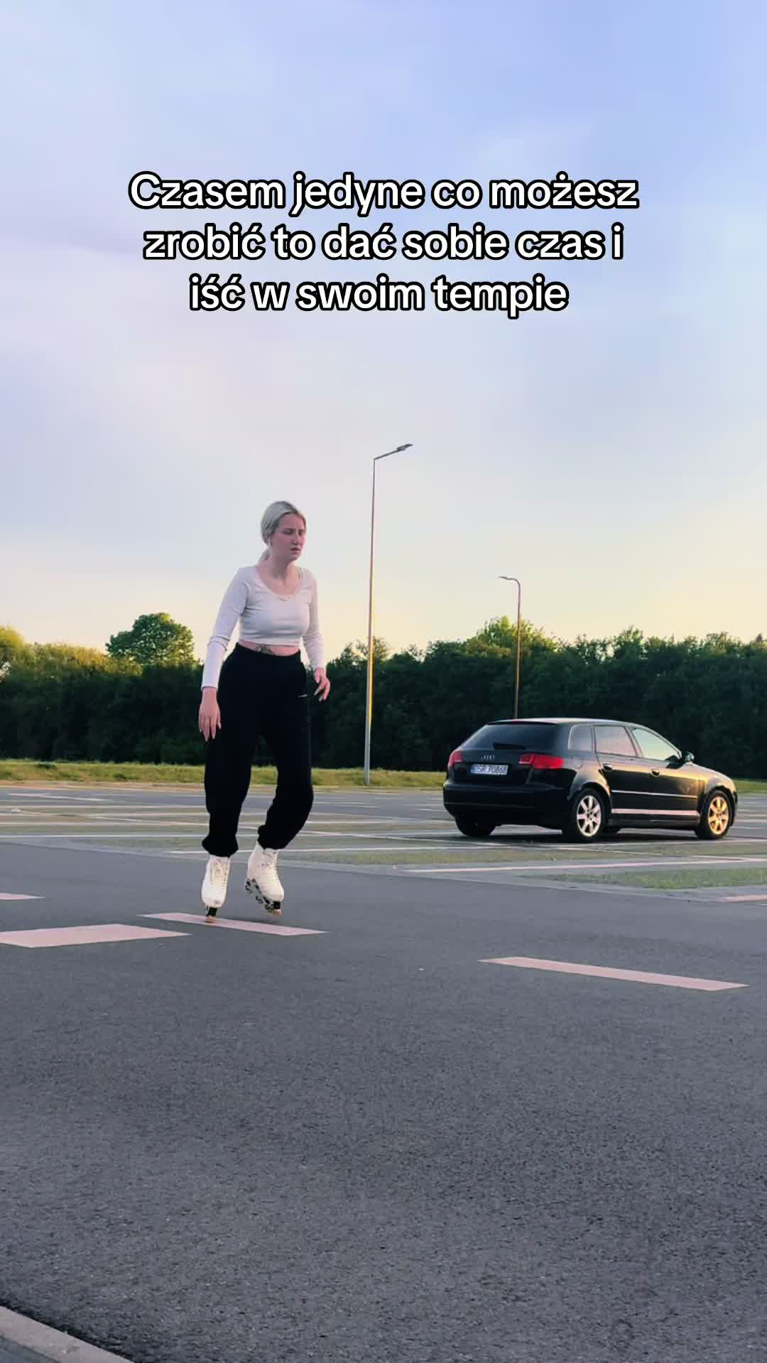 @Trocheinna⛸️ig: trocheinna2312