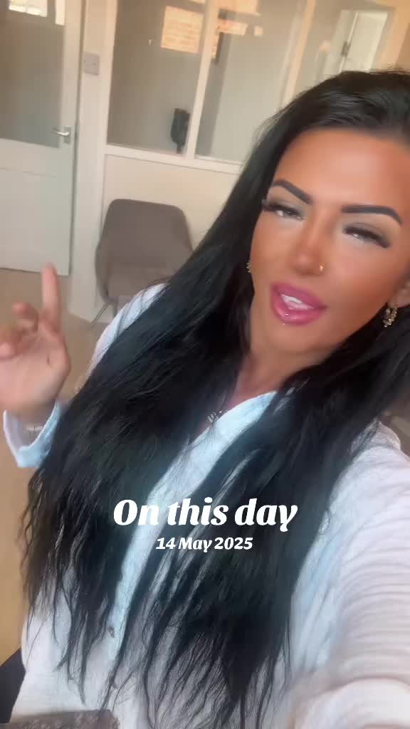 @𝓔 𝓫 𝓸 𝓷 𝔂 𝑪 𝒐 𝒙 🍒