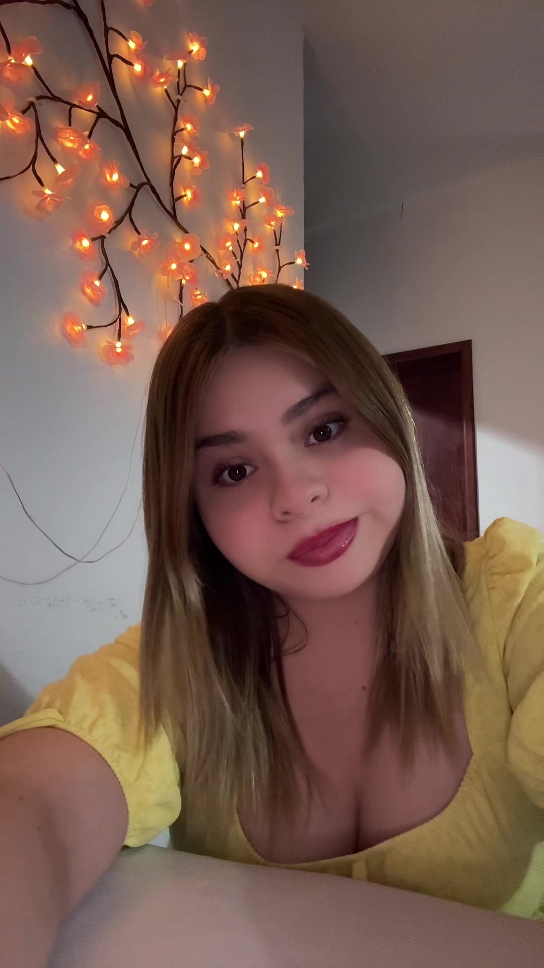 @AlexiaMorales_OF
