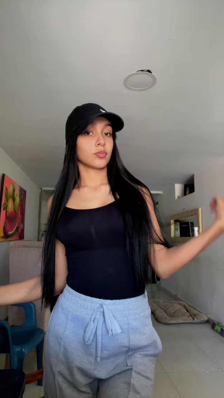@Hayley_fonseca