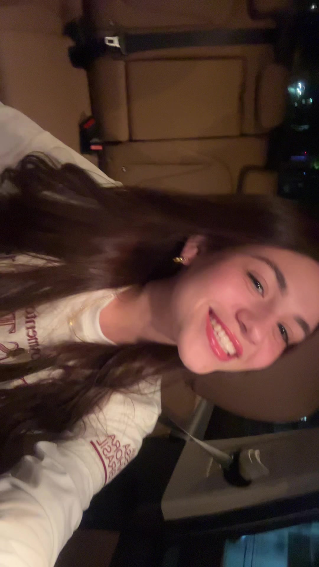 @larissacruzmariano