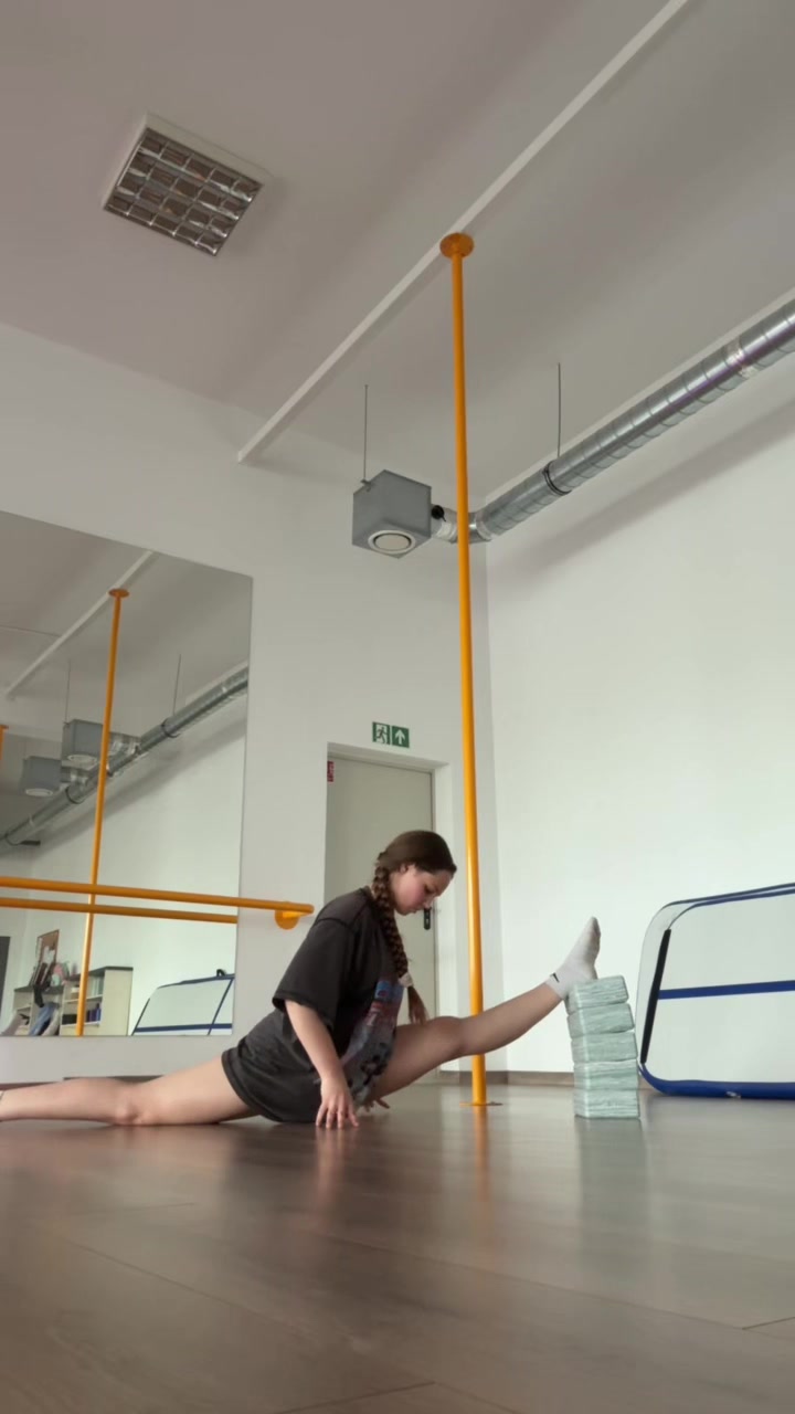 @_pole_flow_dance_pola_