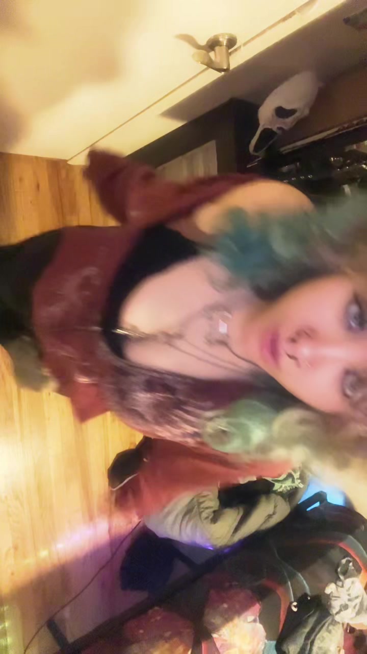@Jem_b1tch