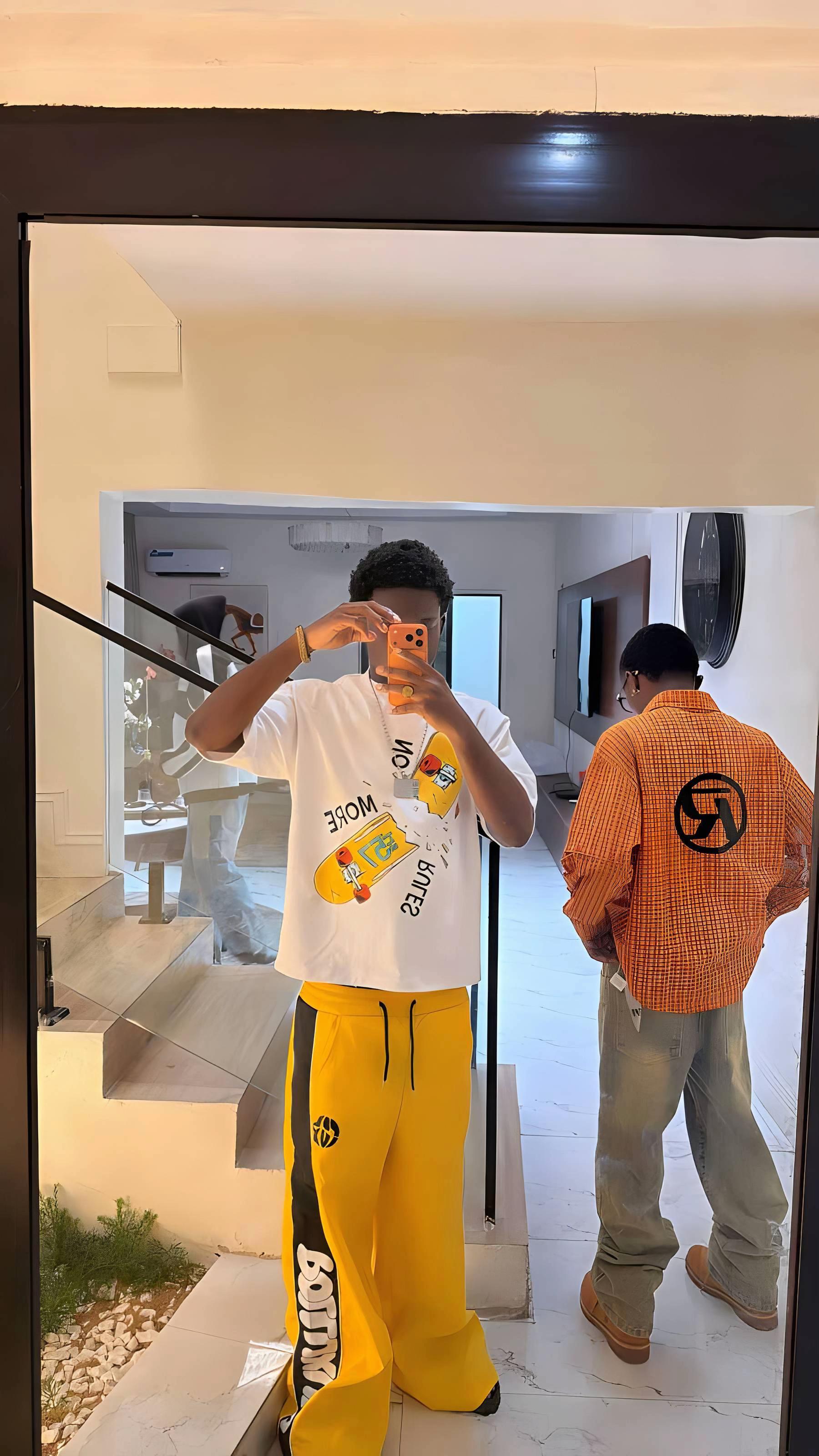 @👁️ ❤️ 💰