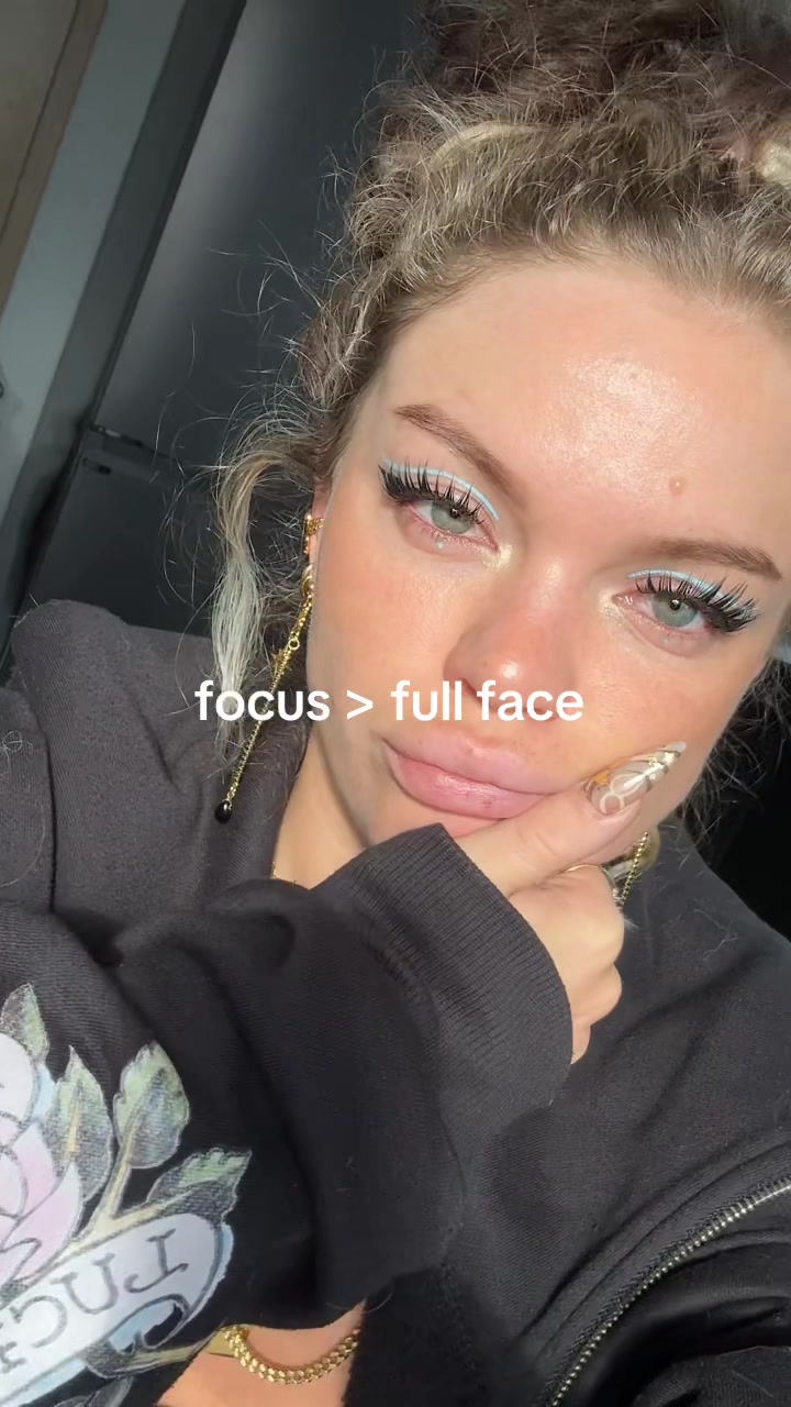@𝔩𝔶𝔫𝔵爱