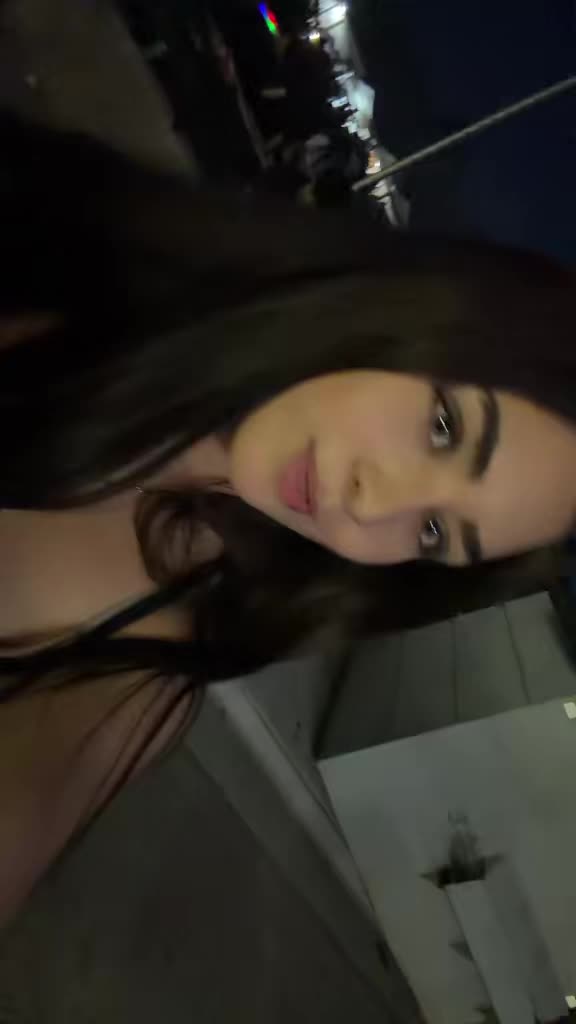 @daniela