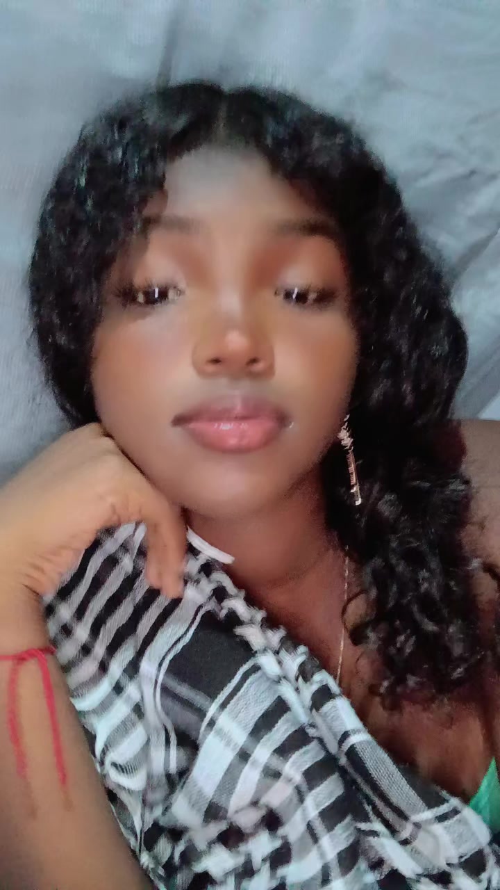 @🫦