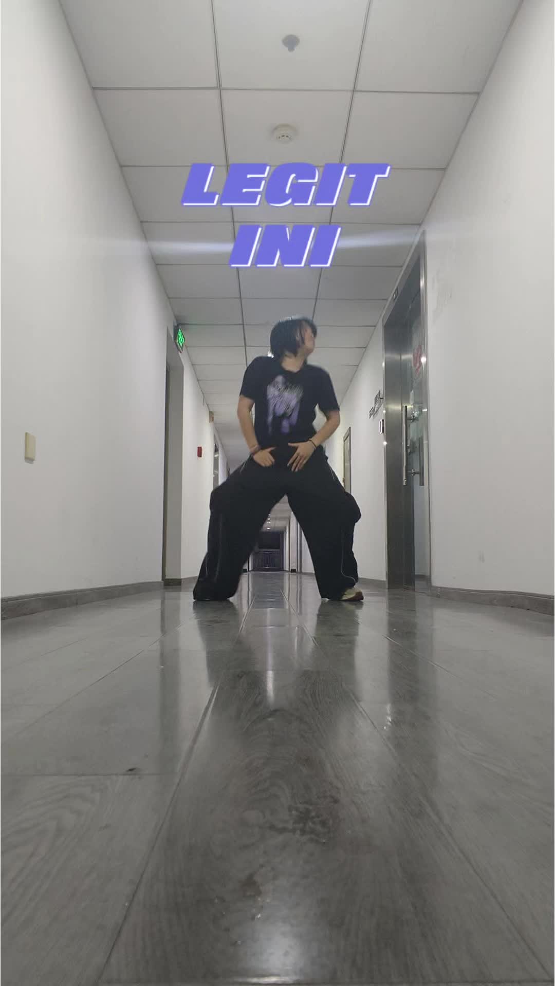 @吴然