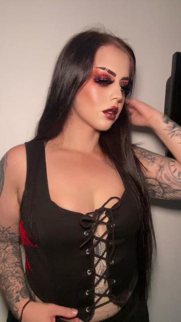 @🥀Holl🥀
