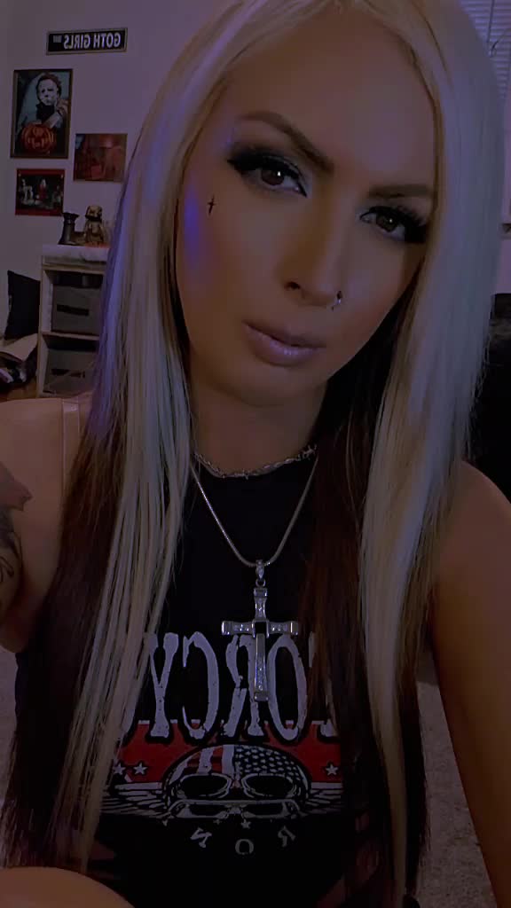 @✨️🖤 Megan 🖤✨️