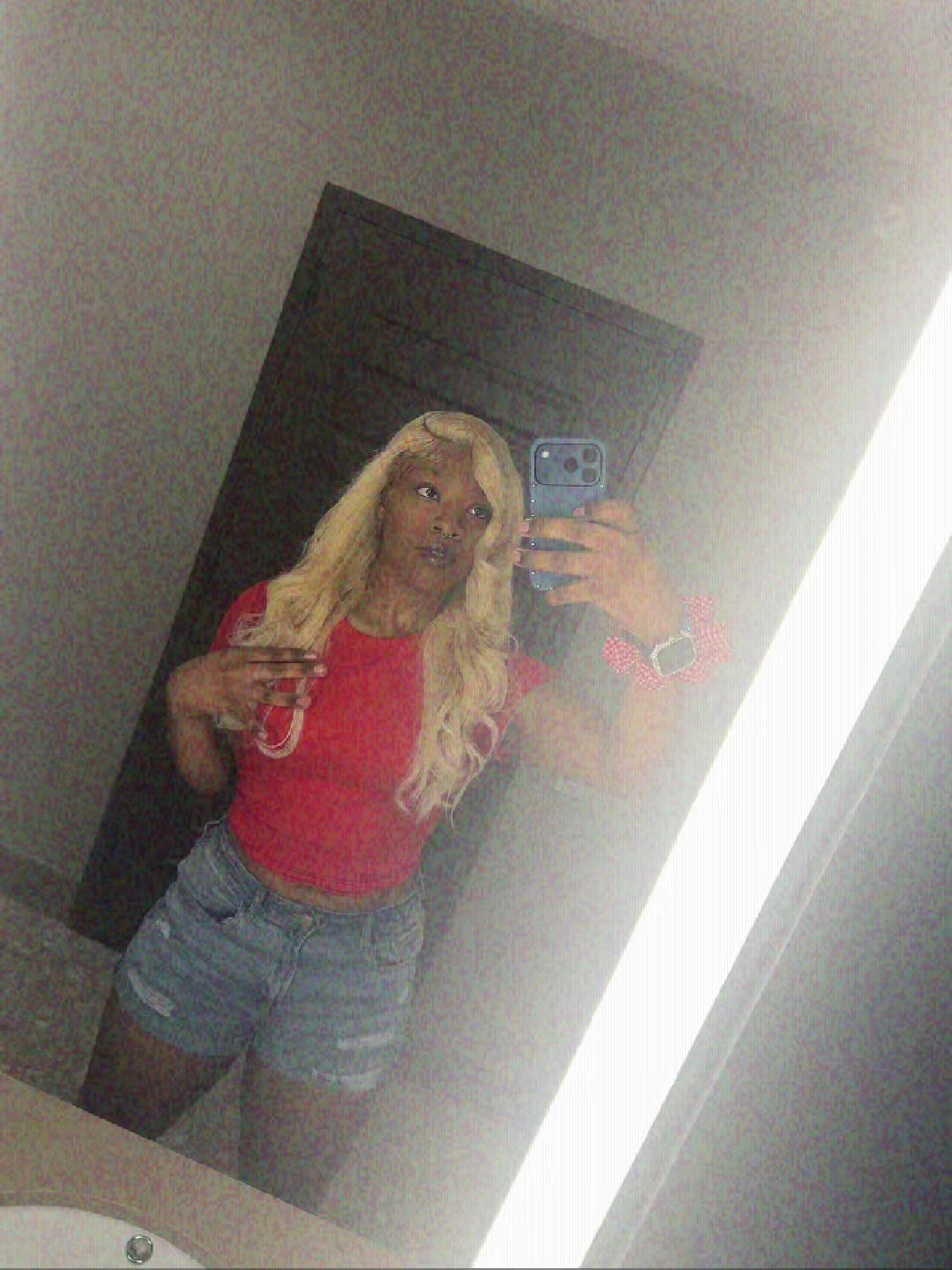 @~💋