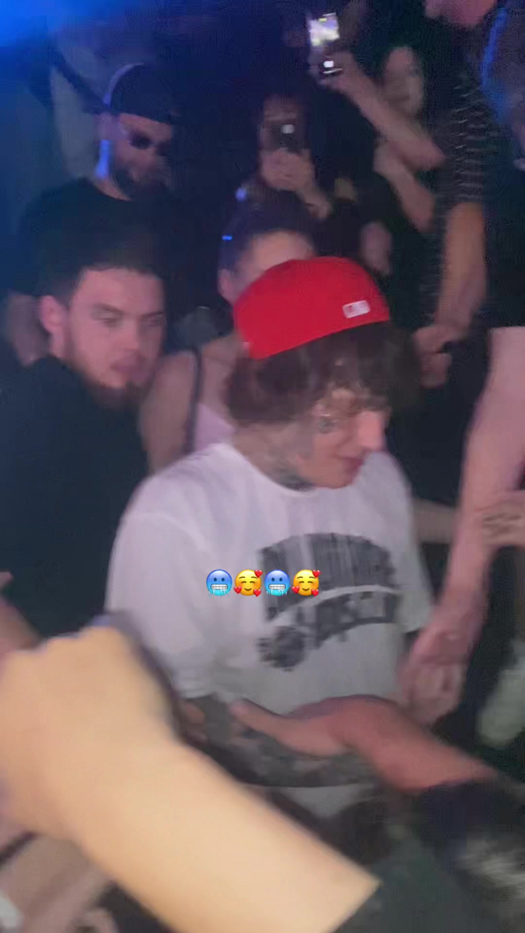 @тревожная