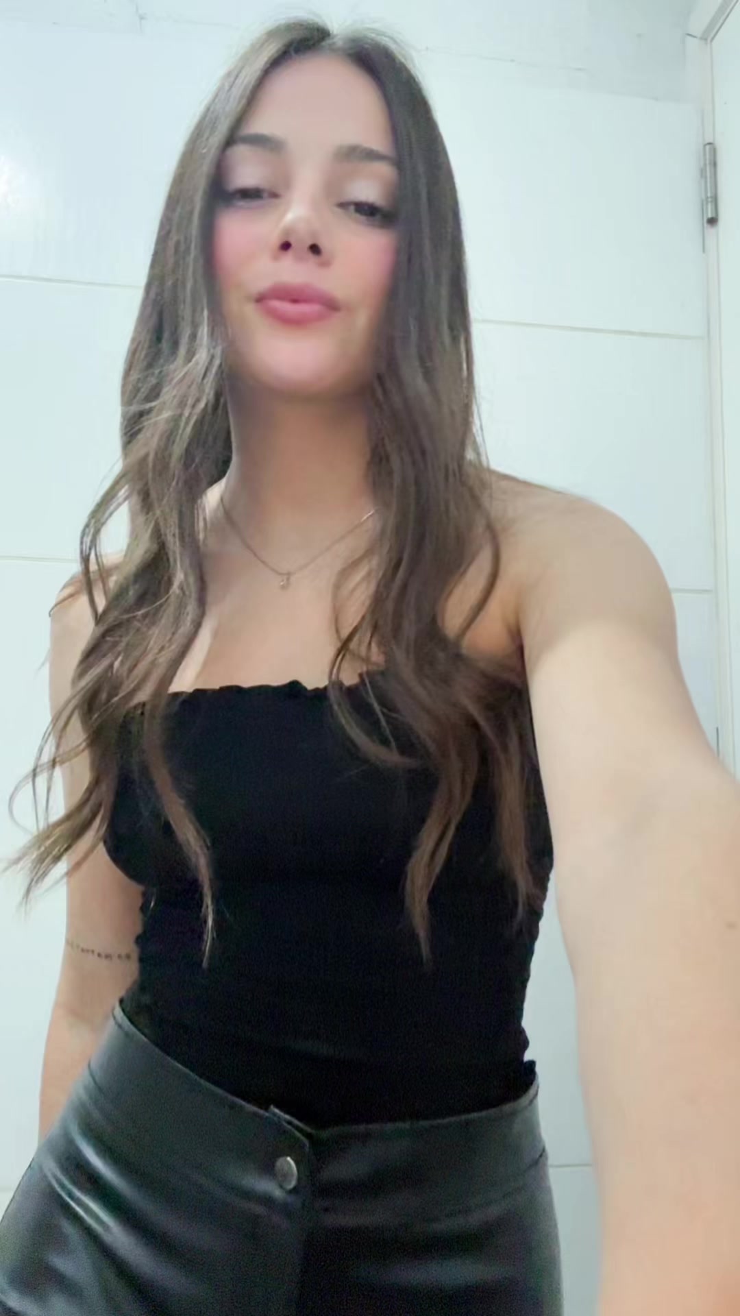 @Vickyy