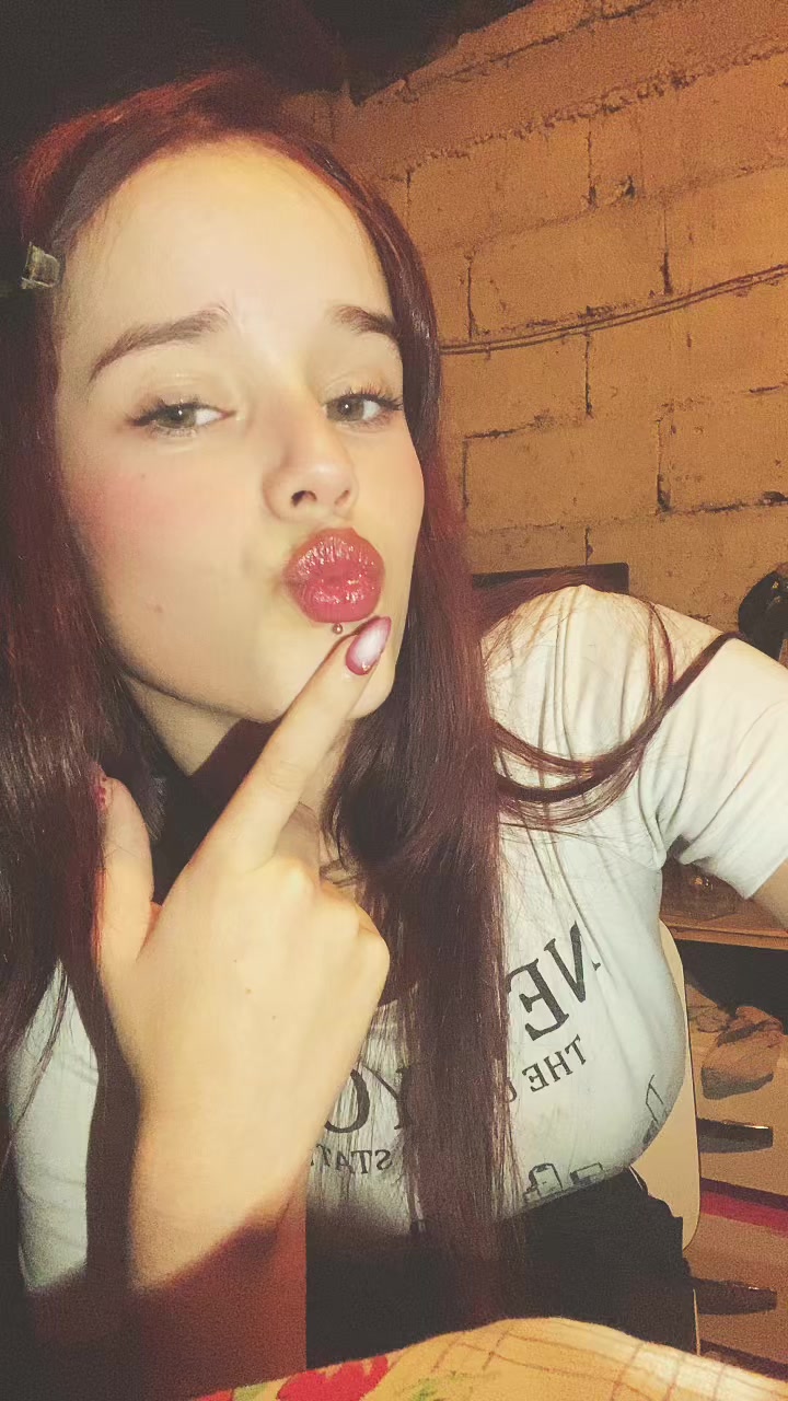 @𝓎ℴ𝓈ℯ𝓁𝒾𝓃ℯ_❣️