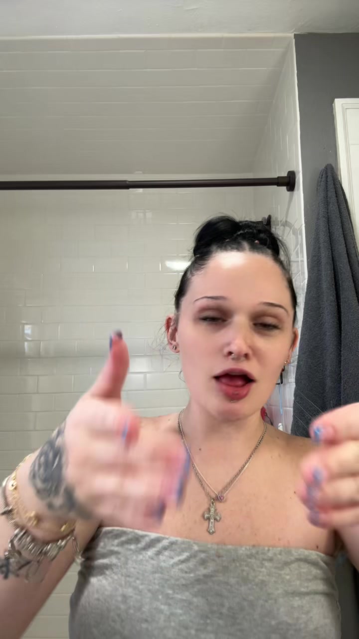 @Krissy🤍🌈