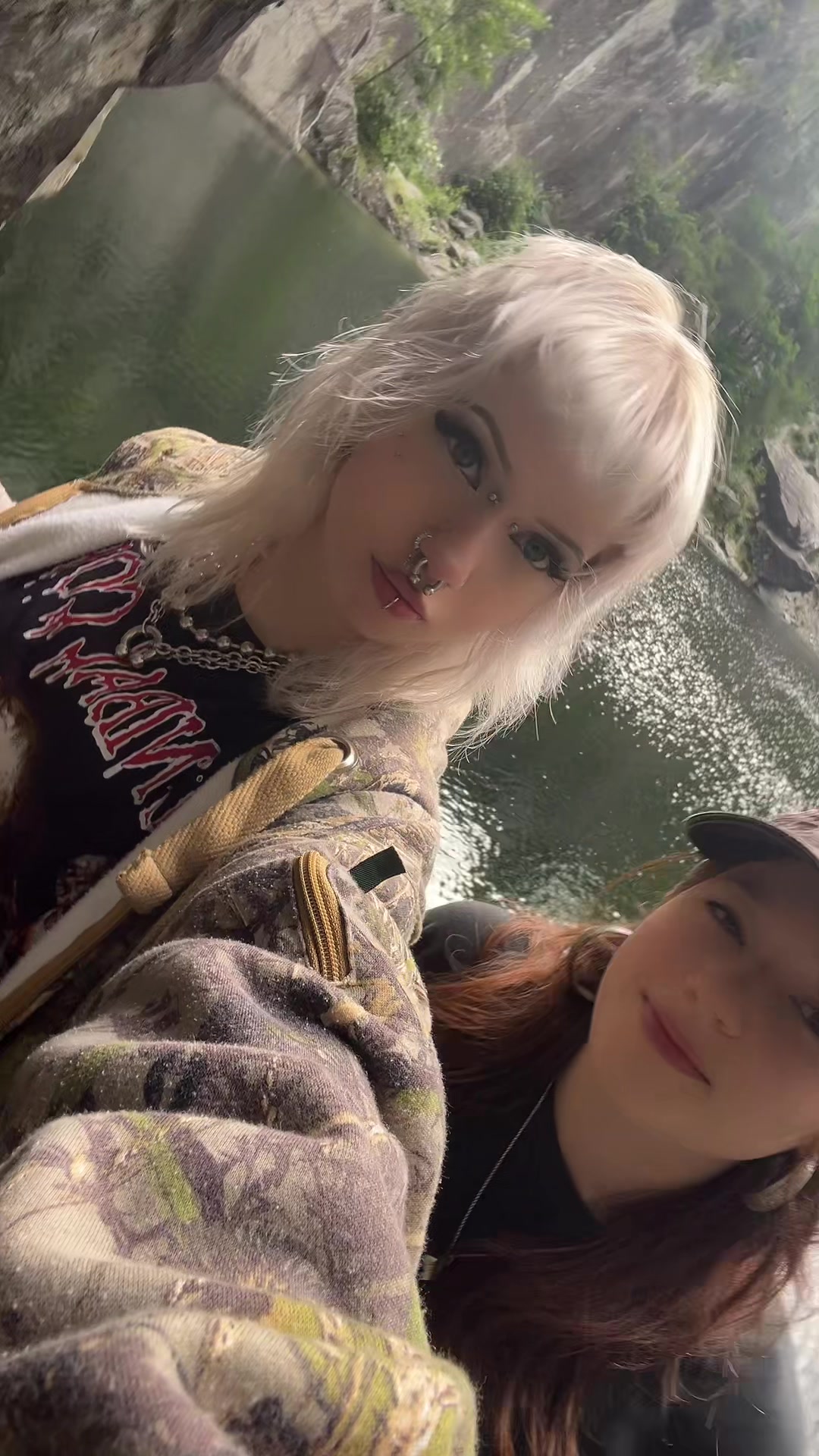 @Scarlet100xx