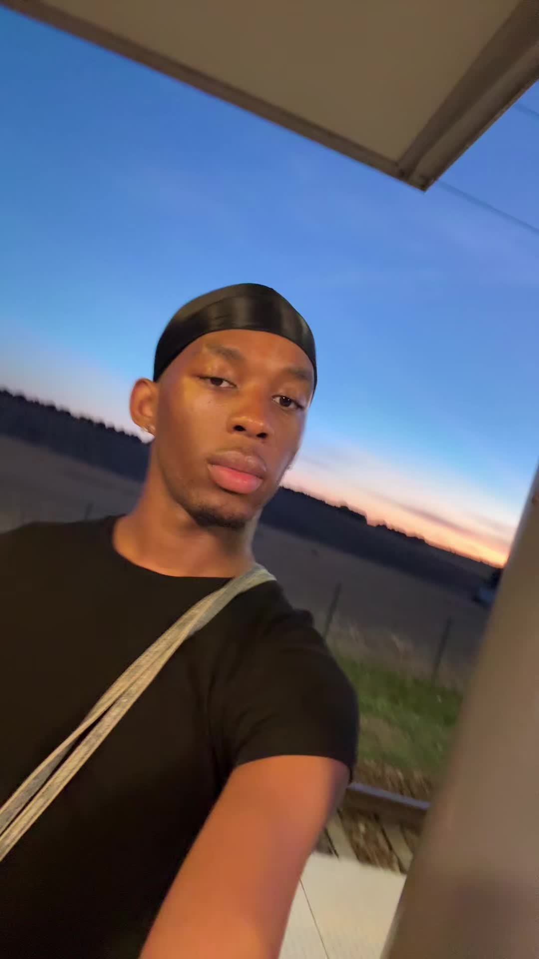 @J2 🌟