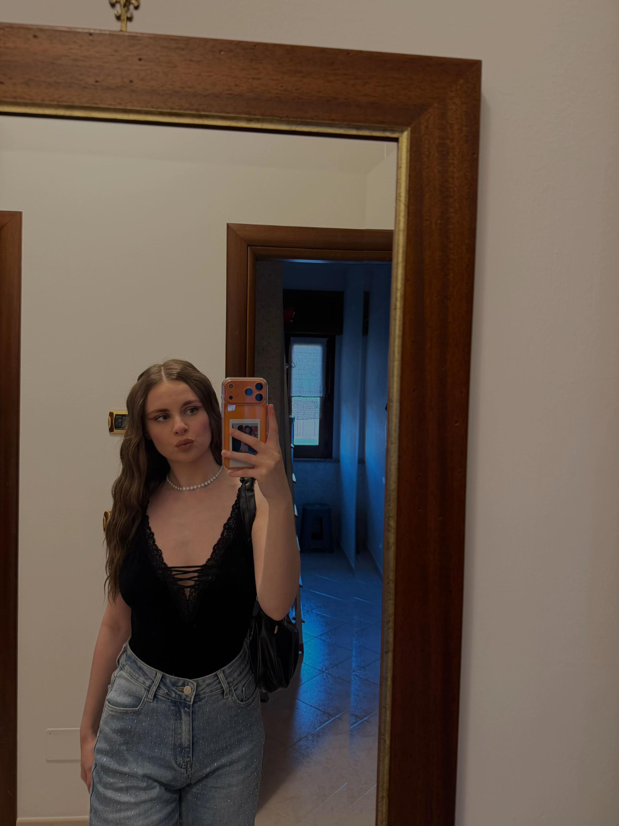 @𝐄 𝐋 𝐈🖤